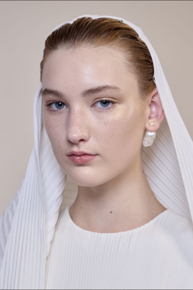 اطلالات جمالية لمجموعة Christian Dior لموسم خريف وشتاء 2025