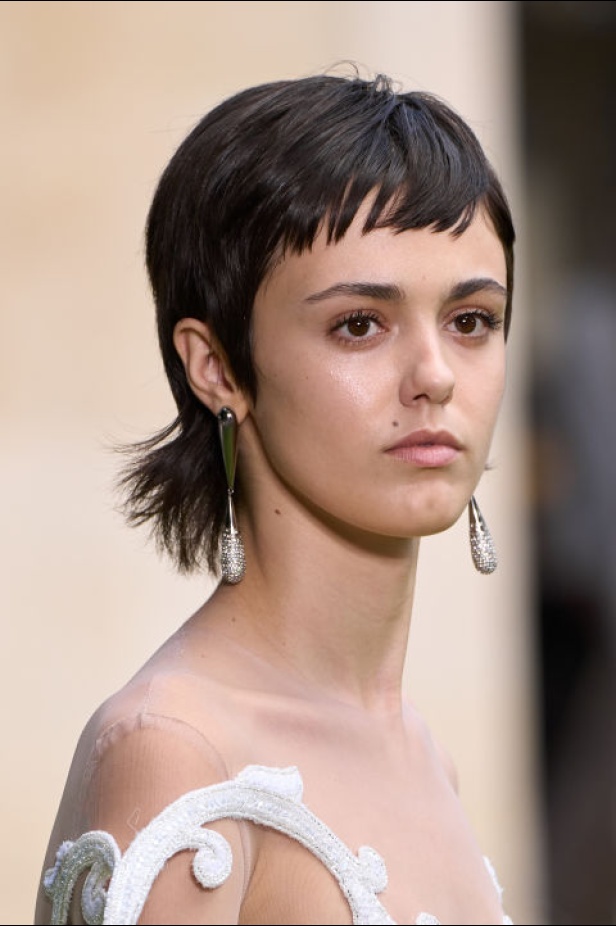 اطلالات جمالية لمجموعة George Hobeika لخريف 2024