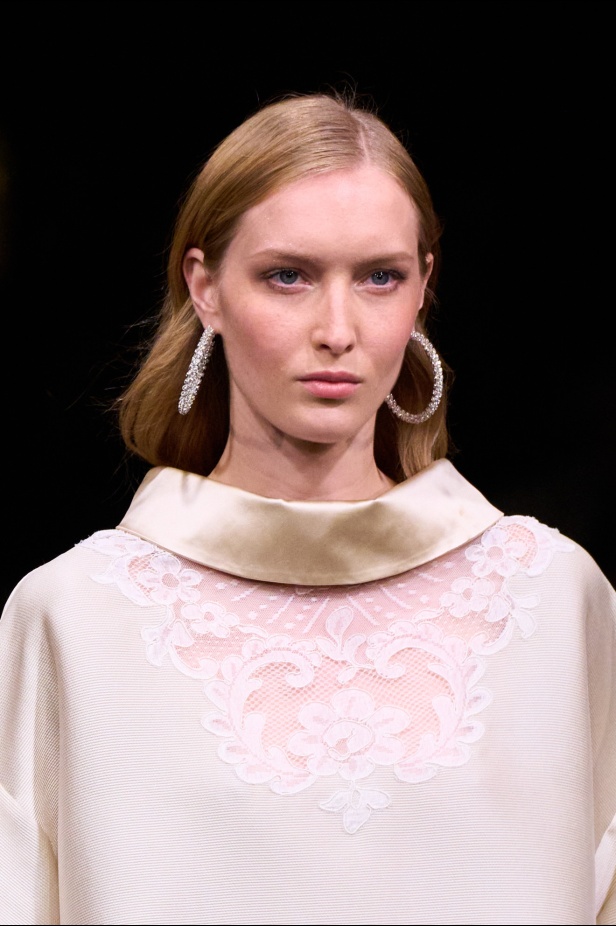 مجموعة Alexis Mabille للهوت كوتور لموسم خريف 2024