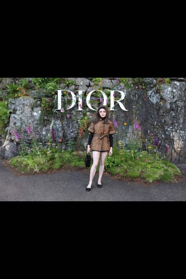 مجموعة ديور Cruise 2025 تحتفل بالروابط القوية بين الدار واسكتلندا... وماريا غراتسيا كيوري تتبّع خطوات "كريستيان ديور" حول العالم