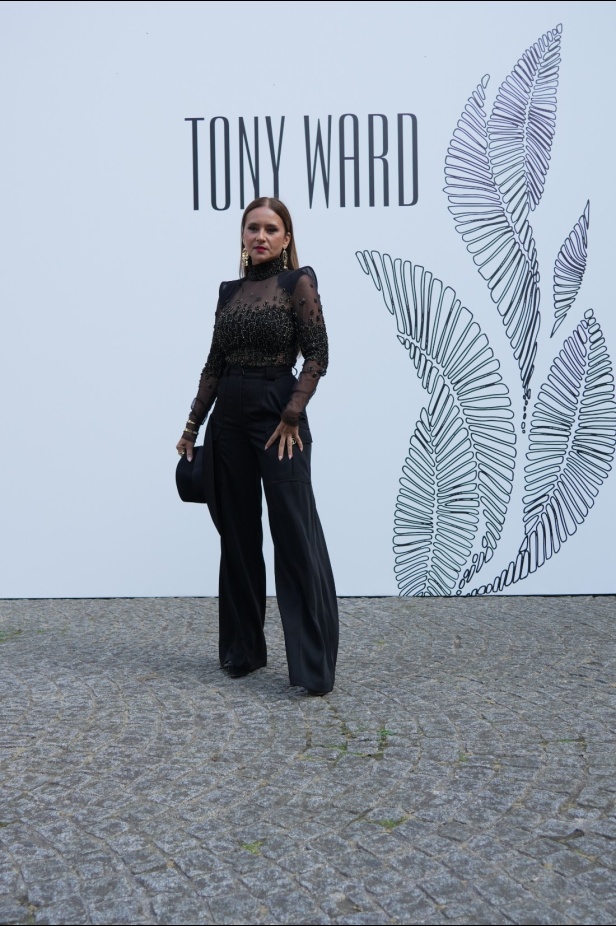 عناصر الطبيعة تستحوذ على مجموعة طوني ورد للأزياء الراقية وتتخذ أشكالاً عديدة من خلال التكاوين والقصات