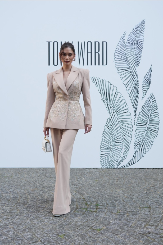 عناصر الطبيعة تستحوذ على مجموعة طوني ورد للأزياء الراقية وتتخذ أشكالاً عديدة من خلال التكاوين والقصات