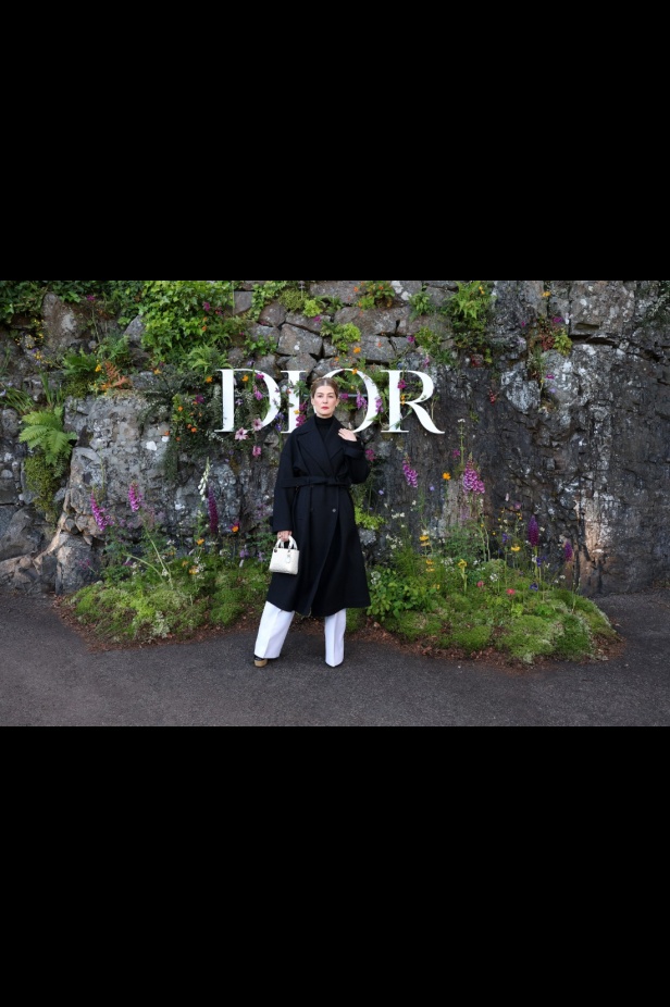 مجموعة ديور Cruise 2025 تحتفل بالروابط القوية بين الدار واسكتلندا... وماريا غراتسيا كيوري تتبّع خطوات "كريستيان ديور" حول العالم