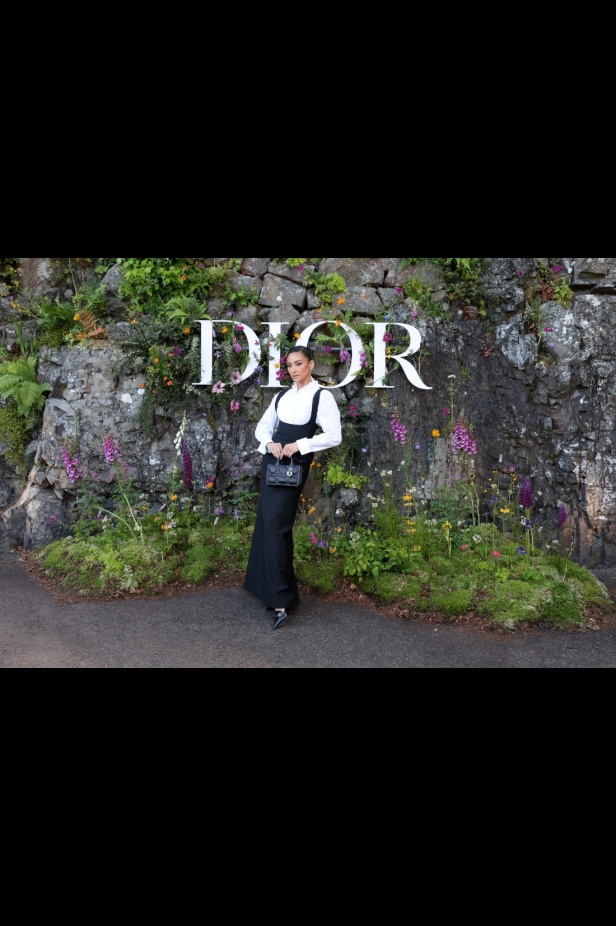 مجموعة ديور Cruise 2025 تحتفل بالروابط القوية بين الدار واسكتلندا... وماريا غراتسيا كيوري تتبّع خطوات "كريستيان ديور" حول العالم