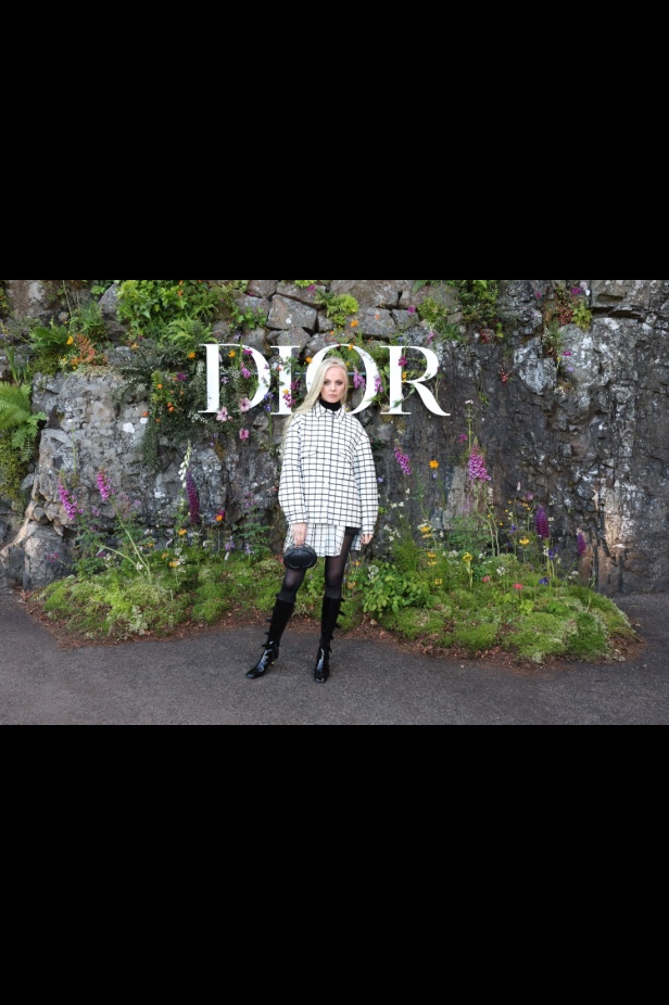 مجموعة ديور Cruise 2025 تحتفل بالروابط القوية بين الدار واسكتلندا... وماريا غراتسيا كيوري تتبّع خطوات "كريستيان ديور" حول العالم