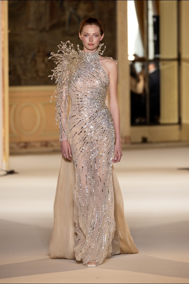 عناصر الطبيعة تستحوذ على مجموعة طوني ورد للأزياء الراقية وتتخذ أشكالاً عديدة من خلال التكاوين والقصات