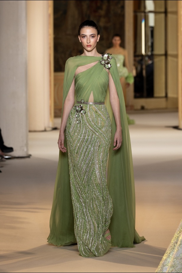 عناصر الطبيعة تستحوذ على مجموعة طوني ورد للأزياء الراقية وتتخذ أشكالاً عديدة من خلال التكاوين والقصات