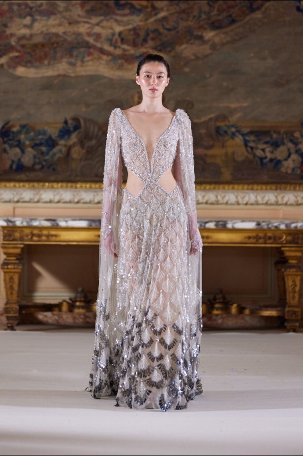 عناصر الطبيعة تستحوذ على مجموعة طوني ورد للأزياء الراقية وتتخذ أشكالاً عديدة من خلال التكاوين والقصات