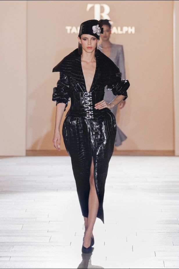 مجموعة Tamara Ralph للأزياء الراقية لموسم خريف وشتاء 2024-2025... عندما تعبّر التصاميم عن العاطفة والفن والروعة الدائمة