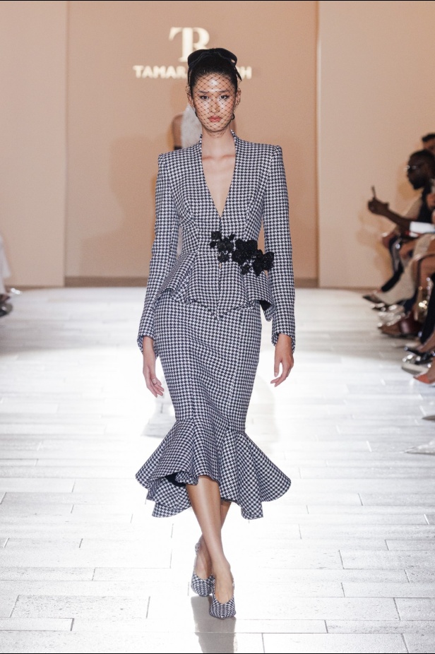 مجموعة Tamara Ralph للأزياء الراقية لموسم خريف وشتاء 2024-2025... عندما تعبّر التصاميم عن العاطفة والفن والروعة الدائمة