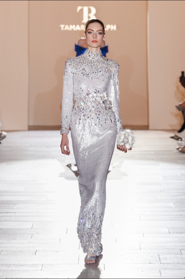مجموعة Tamara Ralph للأزياء الراقية لموسم خريف وشتاء 2024-2025... عندما تعبّر التصاميم عن العاطفة والفن والروعة الدائمة