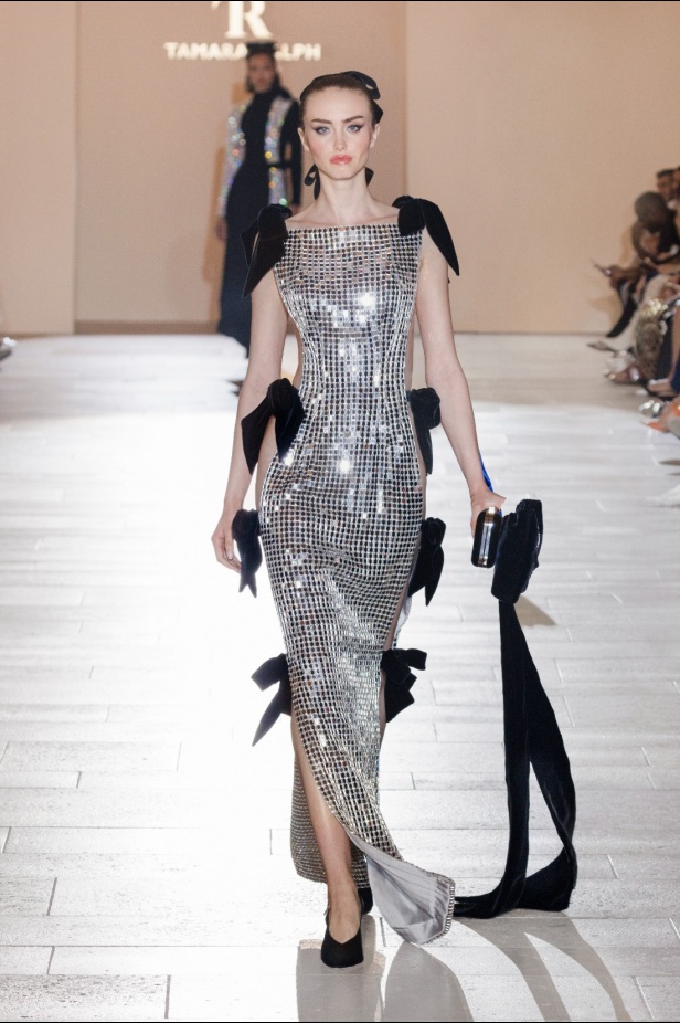 مجموعة Tamara Ralph للأزياء الراقية لموسم خريف وشتاء 2024-2025... عندما تعبّر التصاميم عن العاطفة والفن والروعة الدائمة