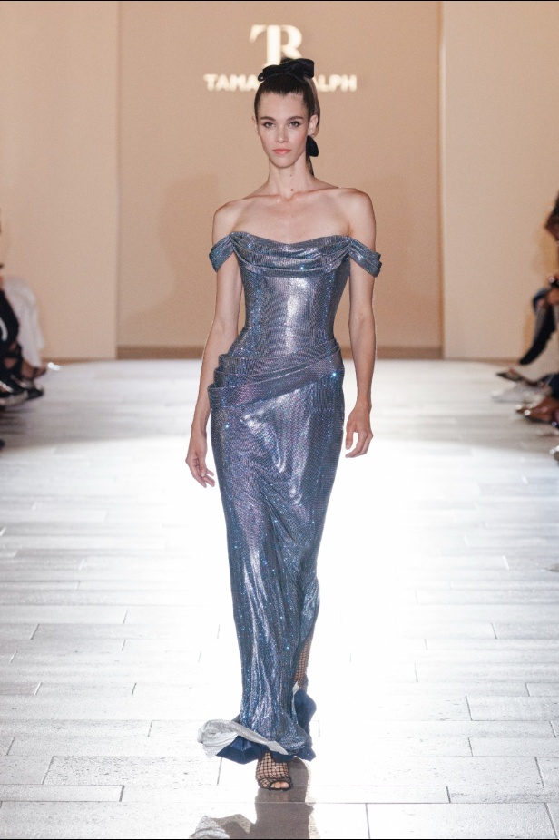 مجموعة Tamara Ralph للأزياء الراقية لموسم خريف وشتاء 2024-2025... عندما تعبّر التصاميم عن العاطفة والفن والروعة الدائمة