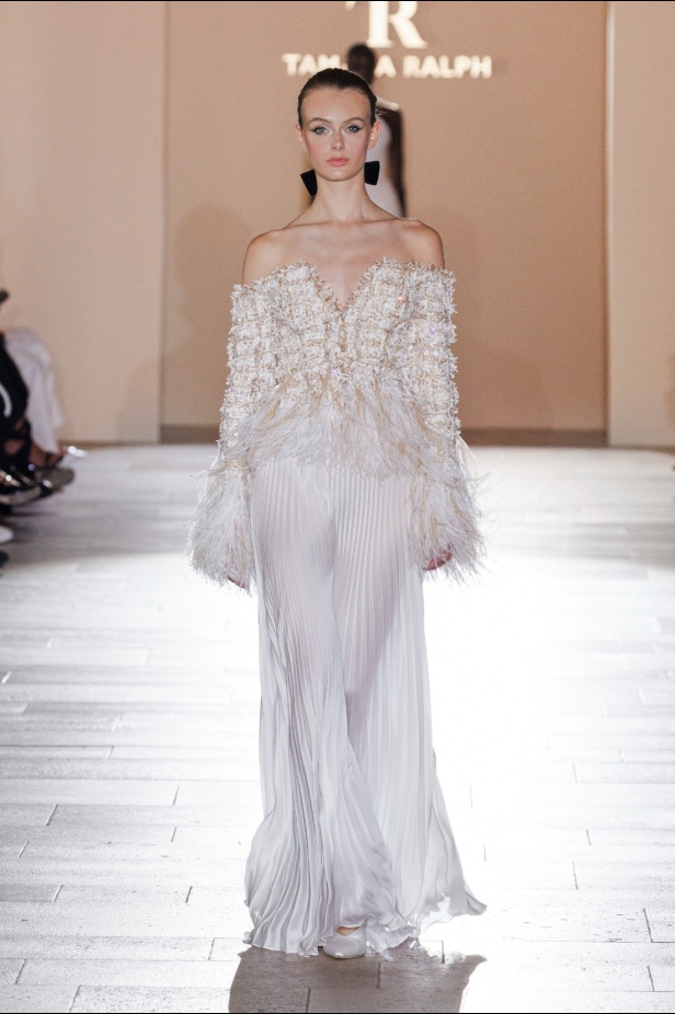 مجموعة Tamara Ralph للأزياء الراقية لموسم خريف وشتاء 2024-2025... عندما تعبّر التصاميم عن العاطفة والفن والروعة الدائمة