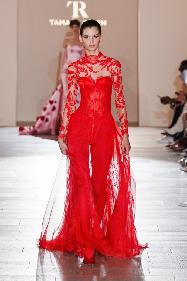 مجموعة Tamara Ralph للأزياء الراقية لموسم خريف وشتاء 2024-2025... عندما تعبّر التصاميم عن العاطفة والفن والروعة الدائمة