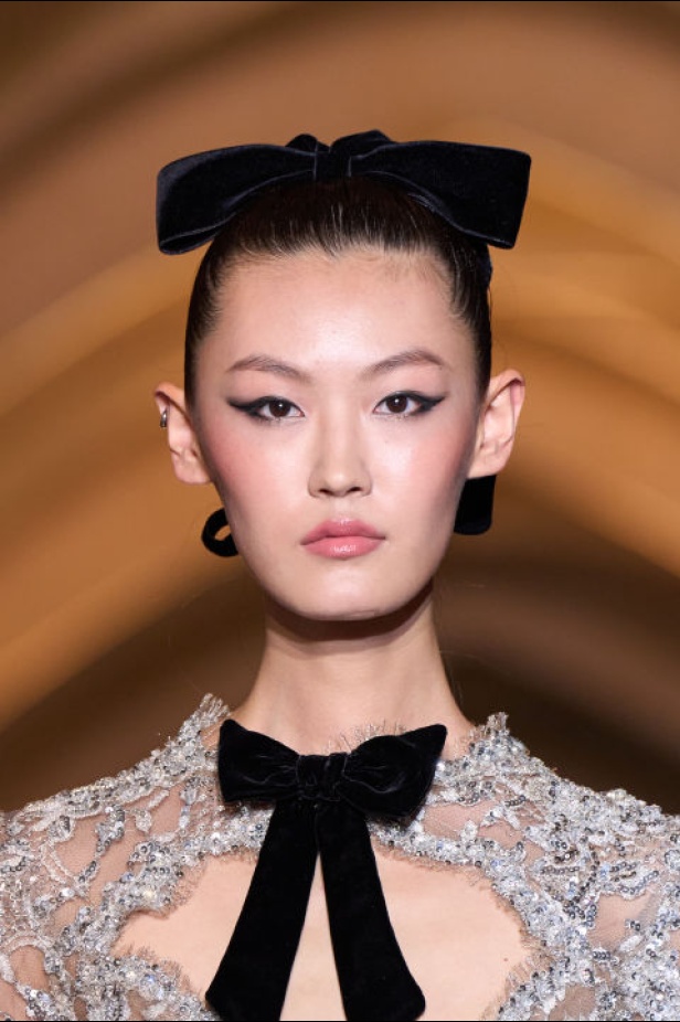 اطلالات جمالية لمجموعة Tamara Ralph للأزياء الراقية لموسم خريف وشتاء 2024-2025