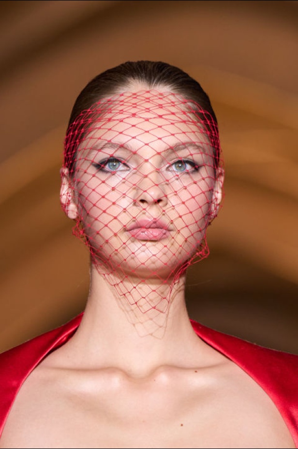 اطلالات جمالية لمجموعة Tamara Ralph للأزياء الراقية لموسم خريف وشتاء 2024-2025