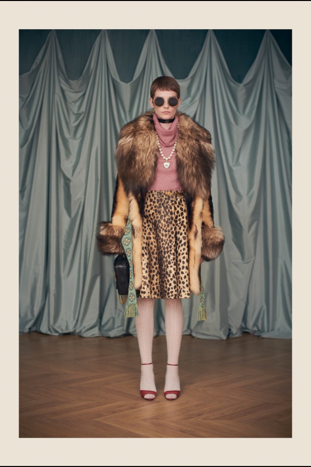 "فالينتنو" تفاجئ عشاق الدار والموضة بأول مجموعة تحمل توقيع Alessandro Michele... مزيج بين سمات العلامة ولمسة المصمم الخاصة 