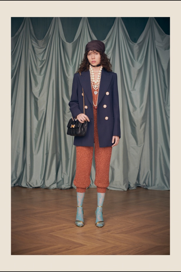 "فالينتنو" تفاجئ عشاق الدار والموضة بأول مجموعة تحمل توقيع Alessandro Michele... مزيج بين سمات العلامة ولمسة المصمم الخاصة 