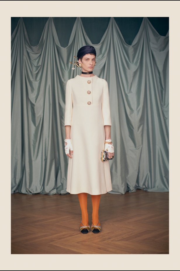 "فالينتنو" تفاجئ عشاق الدار والموضة بأول مجموعة تحمل توقيع Alessandro Michele... مزيج بين سمات العلامة ولمسة المصمم الخاصة 