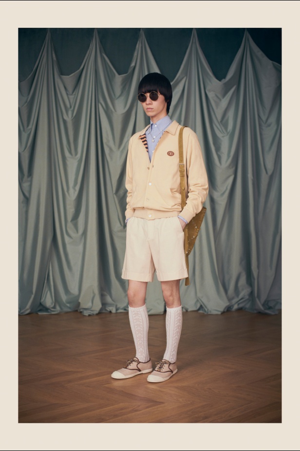 "فالينتنو" تفاجئ عشاق الدار والموضة بأول مجموعة تحمل توقيع Alessandro Michele... مزيج بين سمات العلامة ولمسة المصمم الخاصة 