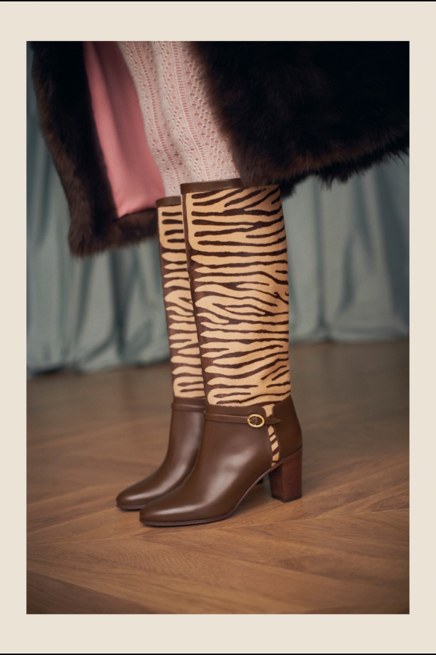 "فالينتنو" تفاجئ عشاق الدار والموضة بأول مجموعة تحمل توقيع Alessandro Michele... مزيج بين سمات العلامة ولمسة المصمم الخاصة 