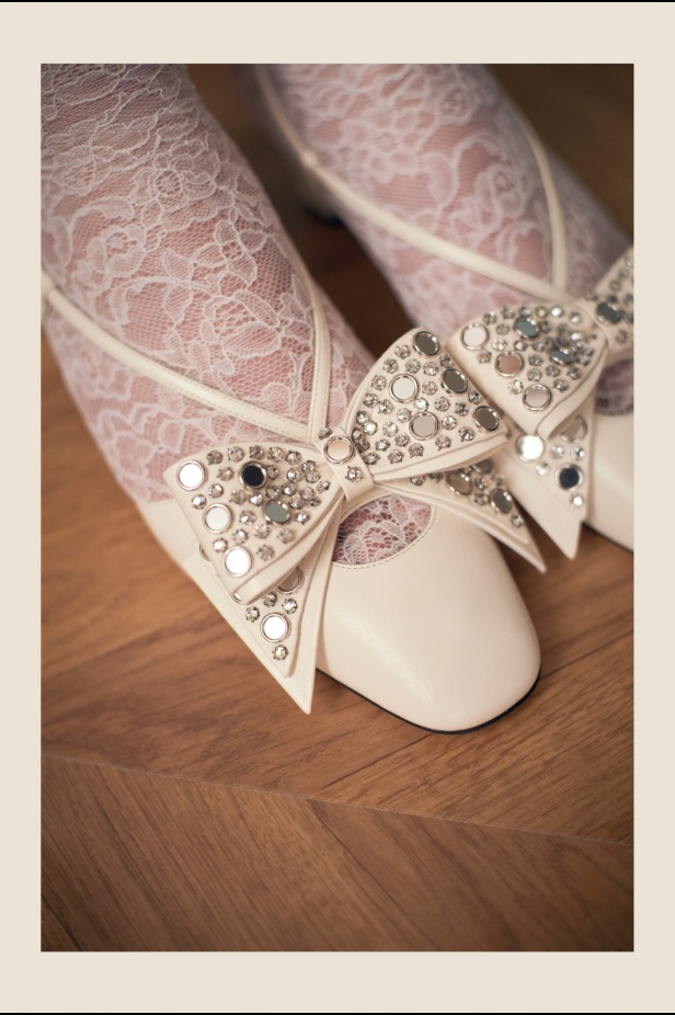 "فالينتنو" تفاجئ عشاق الدار والموضة بأول مجموعة تحمل توقيع Alessandro Michele... مزيج بين سمات العلامة ولمسة المصمم الخاصة 