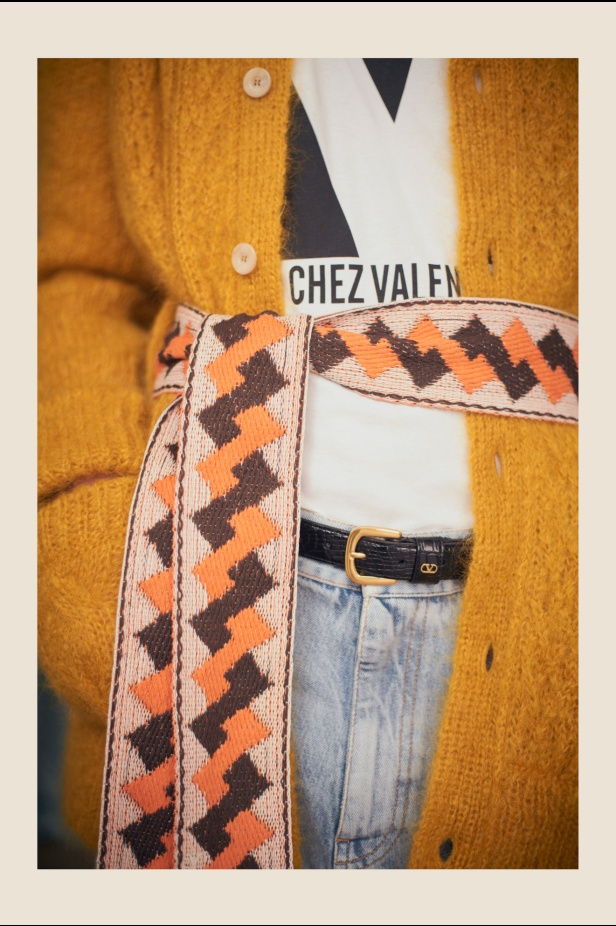 "فالينتنو" تفاجئ عشاق الدار والموضة بأول مجموعة تحمل توقيع Alessandro Michele... مزيج بين سمات العلامة ولمسة المصمم الخاصة 