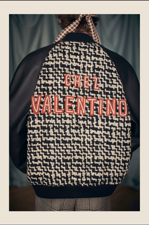 "فالينتنو" تفاجئ عشاق الدار والموضة بأول مجموعة تحمل توقيع Alessandro Michele... مزيج بين سمات العلامة ولمسة المصمم الخاصة 