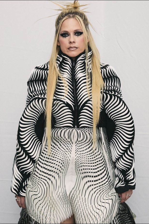 مجموعة Iris van Harpen للهوت كوتور لموسم خريف 2024