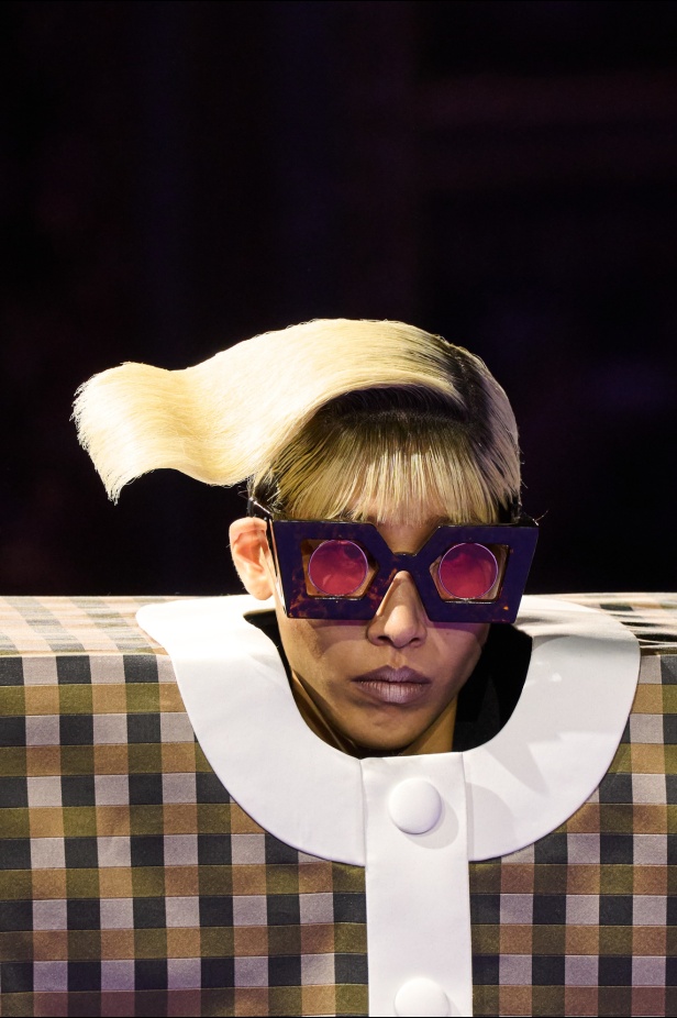 مجموعة Viktor&Rolf للهوت كوتور لموسم خريف 2024