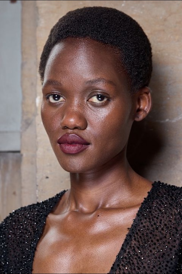 اطلالات جمالية لمجموعة Ashi Studio لـخريف وشتاء 2024-2025