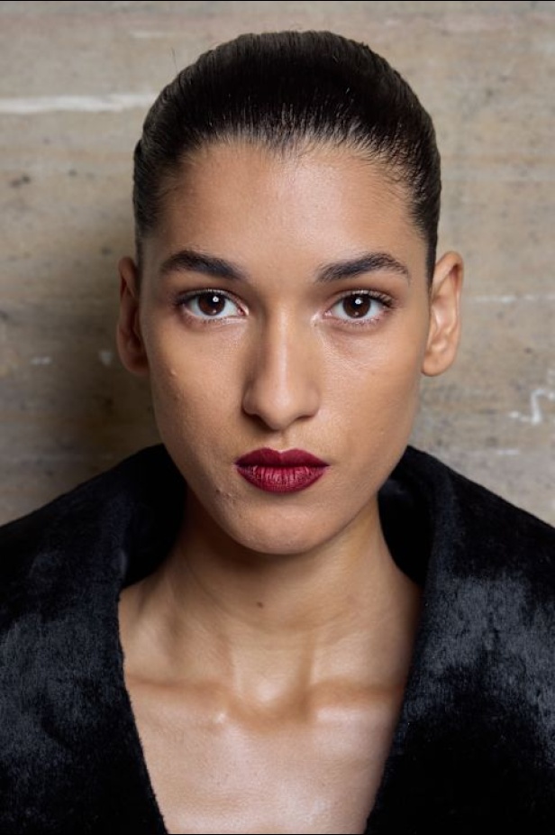 اطلالات جمالية لمجموعة Ashi Studio لـخريف وشتاء 2024-2025