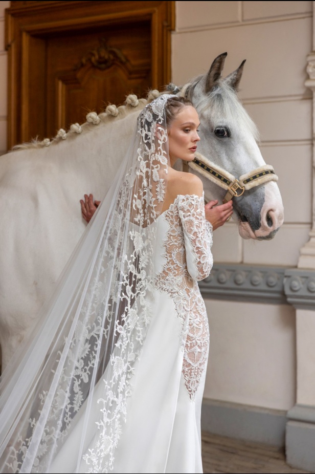 إبداع وأناقة في مجموعة رامي قاضي "Meydan" لخريف وشتاء 2024-2025... تجسيد روح الفروسية برقيّ وأنوثة لا مثيل لهما