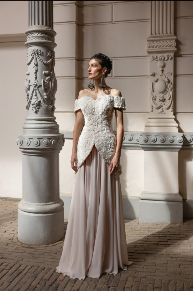 إبداع وأناقة في مجموعة رامي قاضي "Meydan" لخريف وشتاء 2024-2025... تجسيد روح الفروسية برقيّ وأنوثة لا مثيل لهما