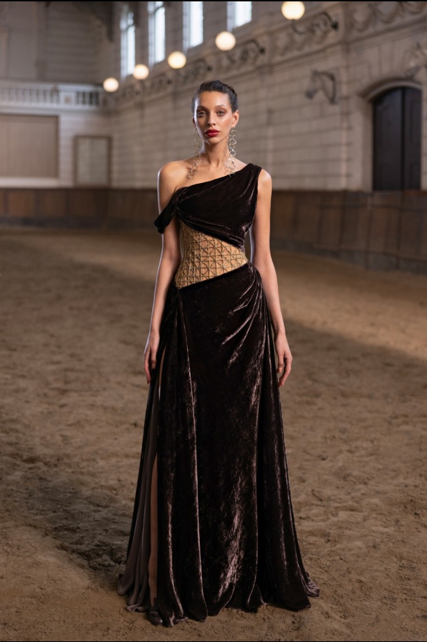 إبداع وأناقة في مجموعة رامي قاضي "Meydan" لخريف وشتاء 2024-2025... تجسيد روح الفروسية برقيّ وأنوثة لا مثيل لهما