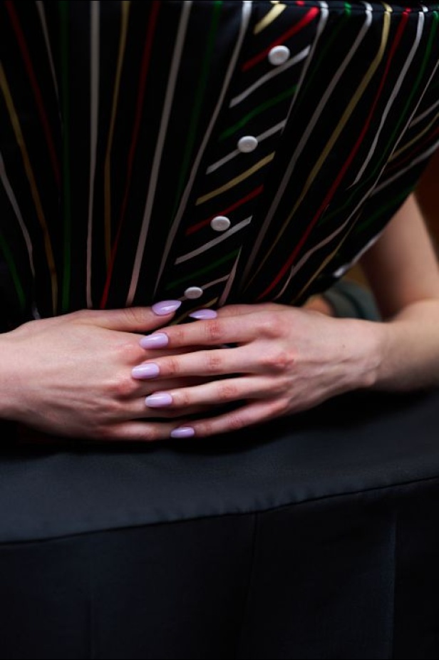 اطلالات جمالية لمجموعة Viktor&Rolf للهوت كوتور لموسم خريف 2024