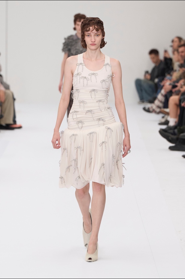 من مجموعة Acne Studios ربيع و صيف 2025