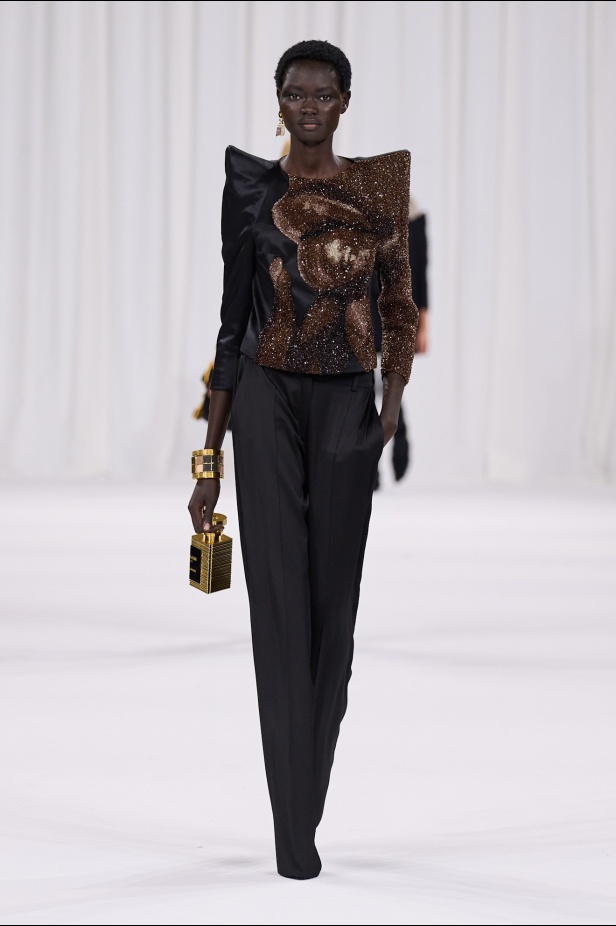 عودة إلى الجذور في مجموعة بالمان لربيع 2025