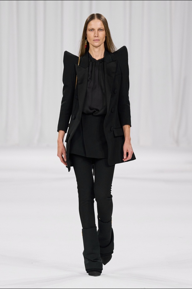 عودة إلى الجذور في مجموعة بالمان لربيع 2025