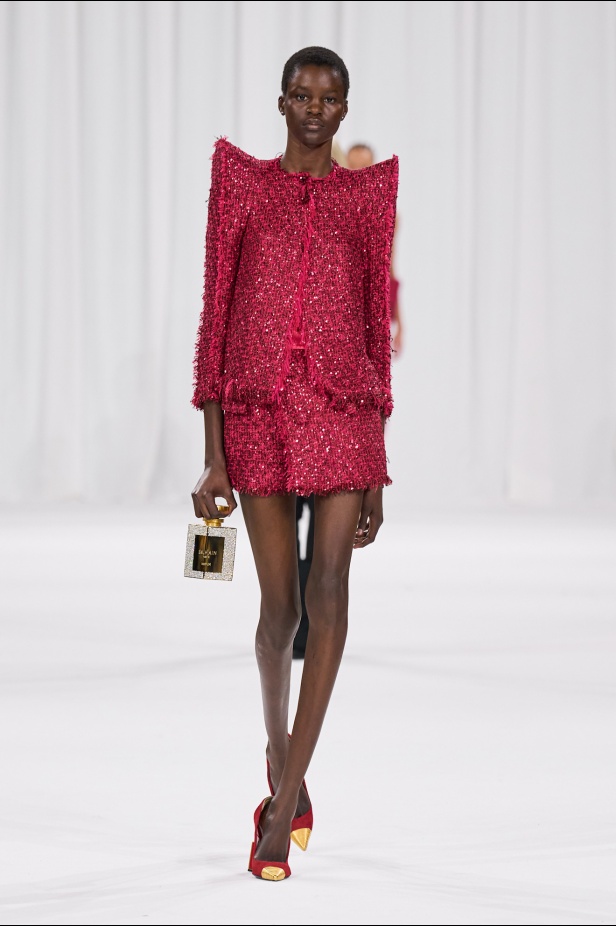 عودة إلى الجذور في مجموعة بالمان لربيع 2025