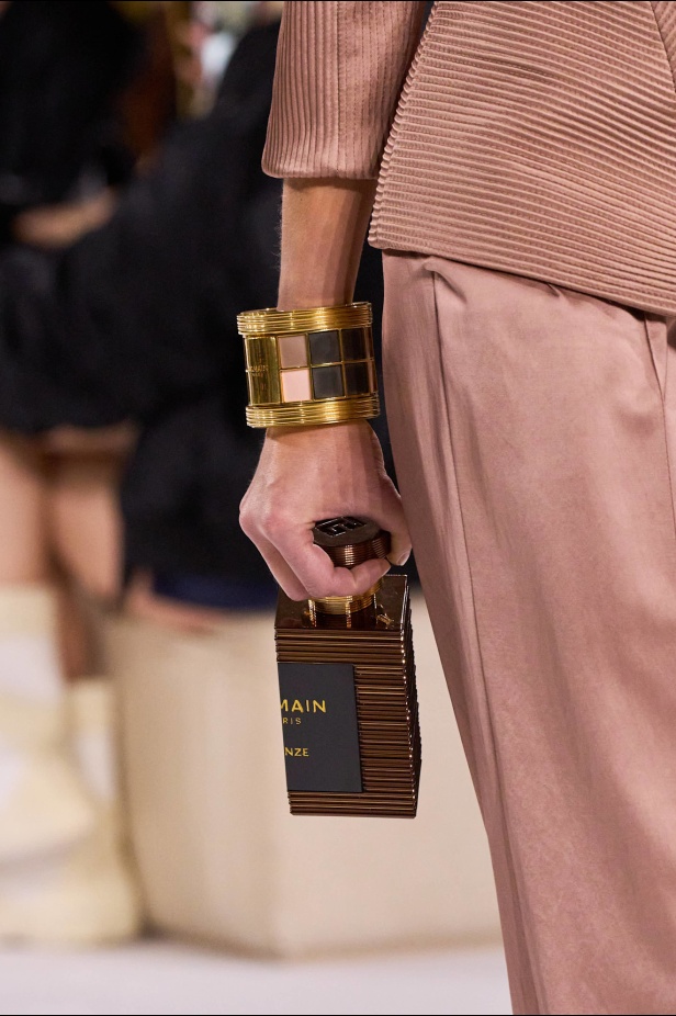 عودة إلى الجذور في مجموعة بالمان لربيع 2025