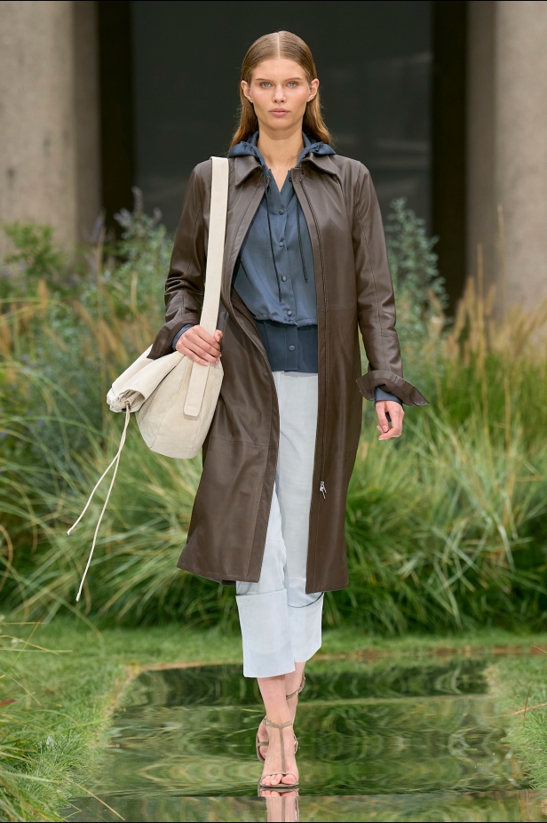 مجموعة Out of Office من Boss لربيع وصيف 2025