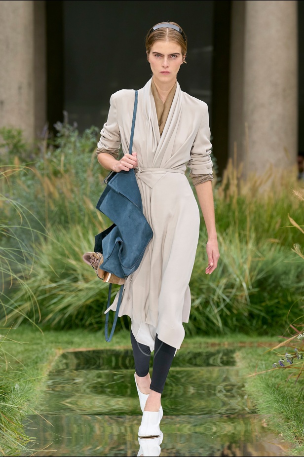 مجموعة Out of Office من Boss لربيع وصيف 2025