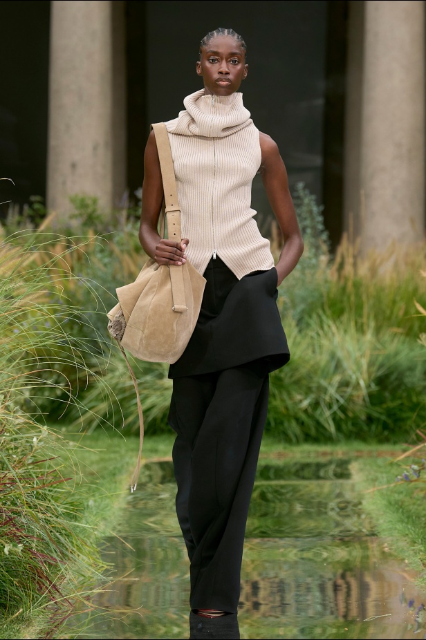 مجموعة Out of Office من Boss لربيع وصيف 2025