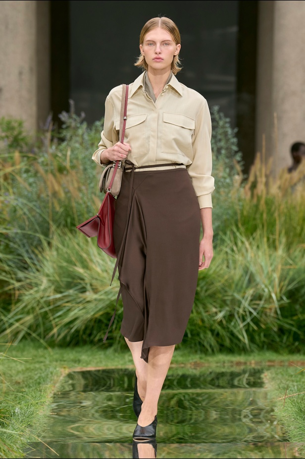 مجموعة Out of Office من Boss لربيع وصيف 2025