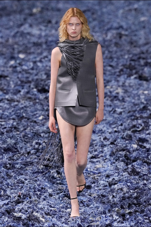 مجموعة Diesel لربيع وصيف 2025 في ميلانو