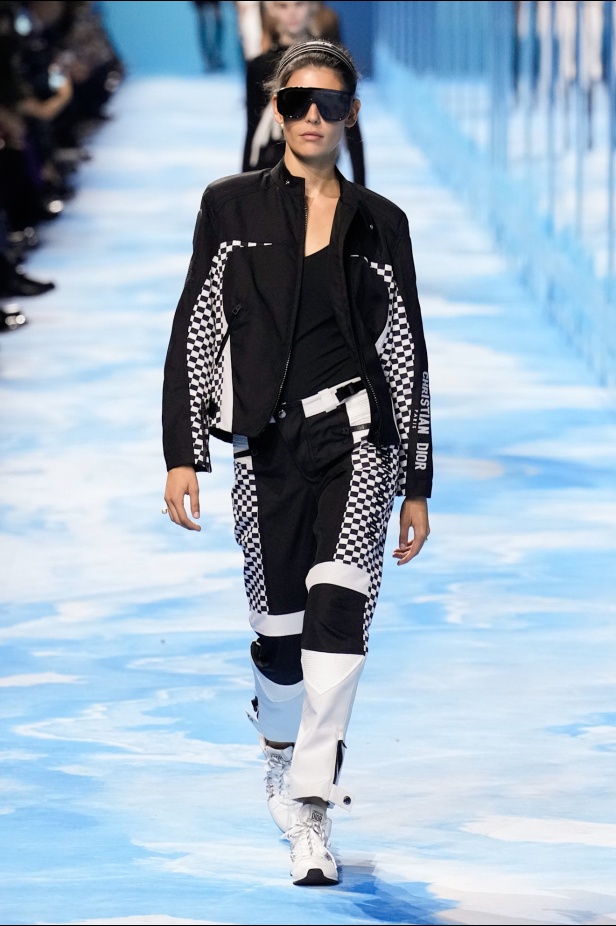 مجموعة Dior لربيع وصيف 2025... "ماريا غراتسيا كيوري" تستكشف تقاطع الموضة مع الرياضة وتعود إلى أرشيف السيد ديور