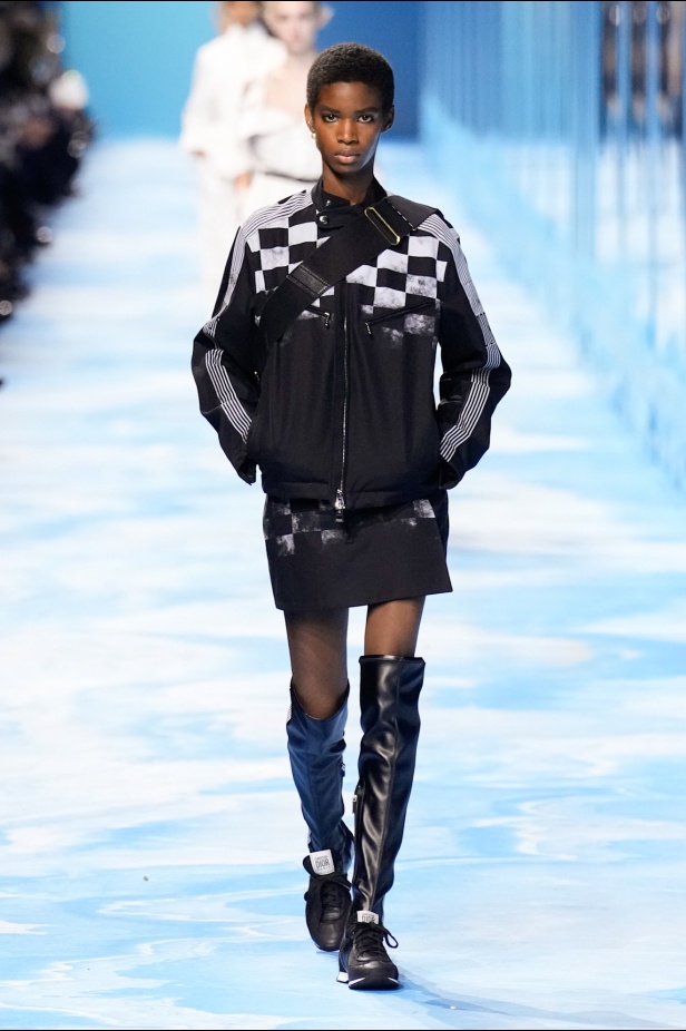 مجموعة Dior لربيع وصيف 2025... "ماريا غراتسيا كيوري" تستكشف تقاطع الموضة مع الرياضة وتعود إلى أرشيف السيد ديور