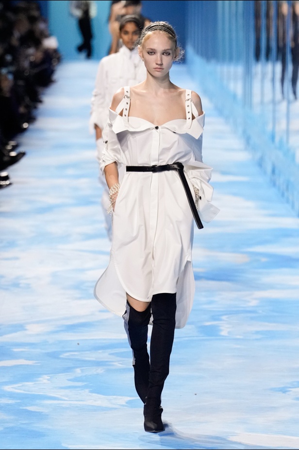 مجموعة Dior لربيع وصيف 2025... "ماريا غراتسيا كيوري" تستكشف تقاطع الموضة مع الرياضة وتعود إلى أرشيف السيد ديور